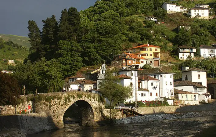 Pueblos Bonitos cerca de Colunga